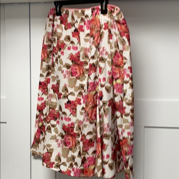 Sag Harbor Skirt - Picture 1 of 3
